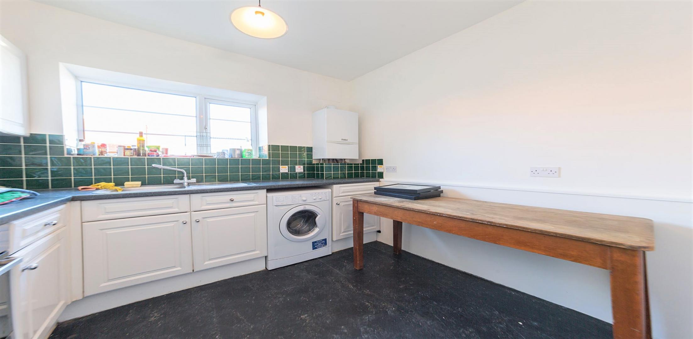 			RECENTLY REDECORATED , 3 Bedroom, 1 bath, 1 reception Flat			 Oman Avenue, WILLESDEN GREEN
